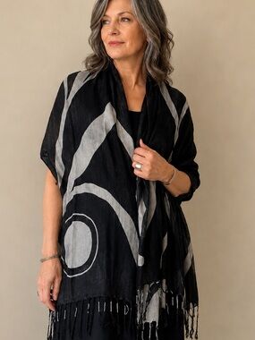 NATIVE NORTHWEST Bamboo Art Scarf Wrap Black Gray Oversized Shawl Fringe